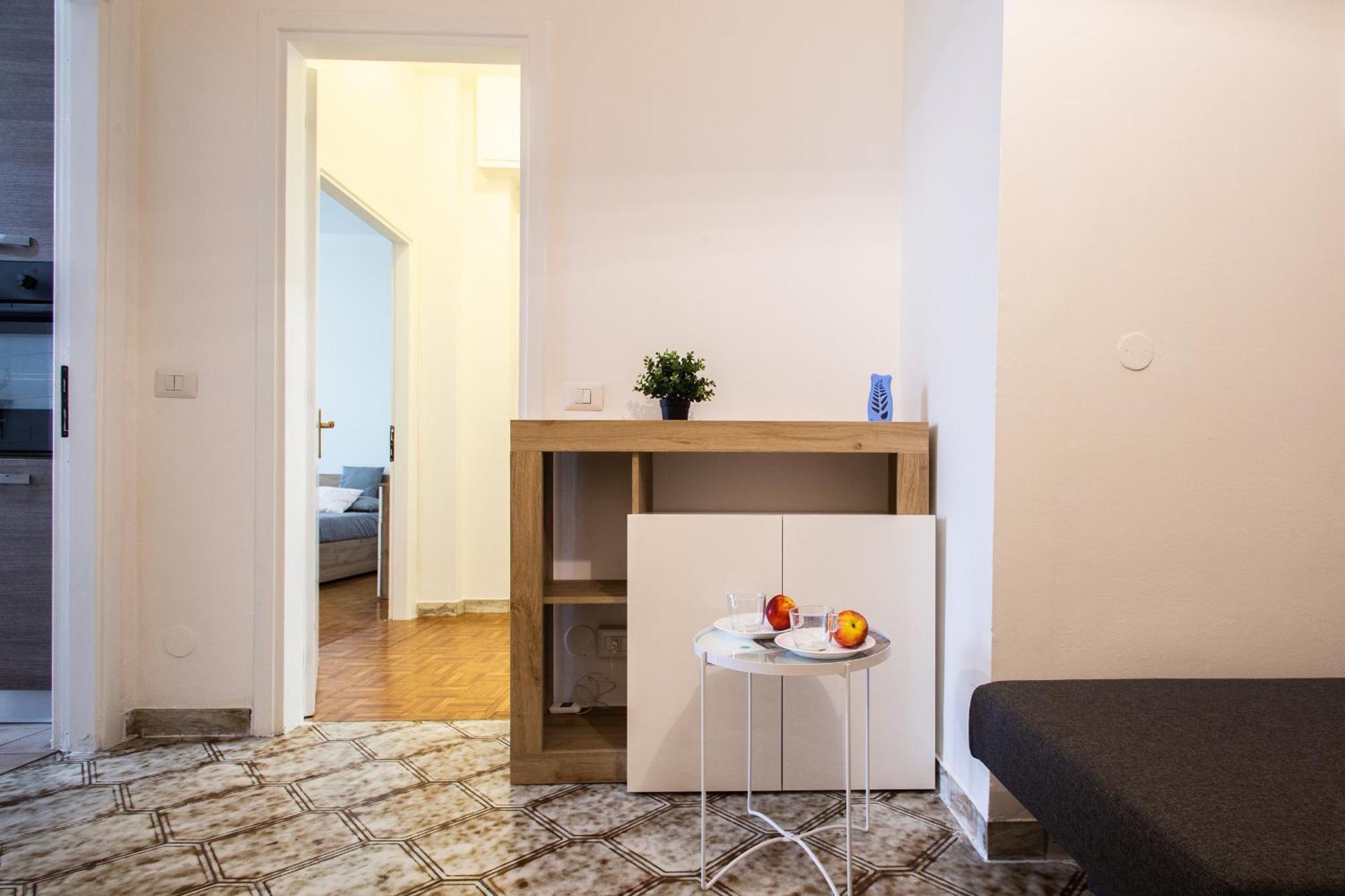 Milano-Linate Suite Self Check In & Free Parking Bagian luar foto