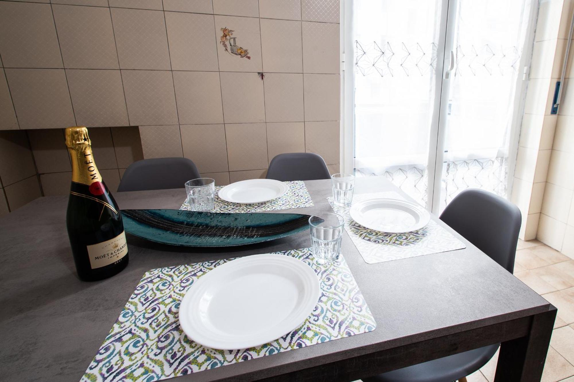 Milano-Linate Suite Self Check In & Free Parking Bagian luar foto