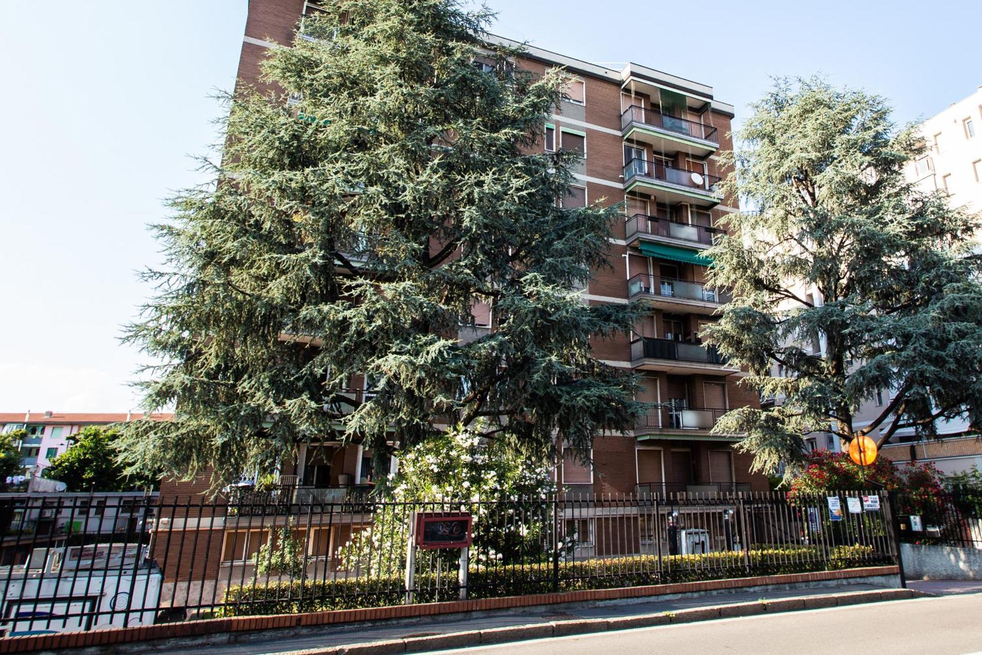 Milano-Linate Suite Self Check In & Free Parking Bagian luar foto