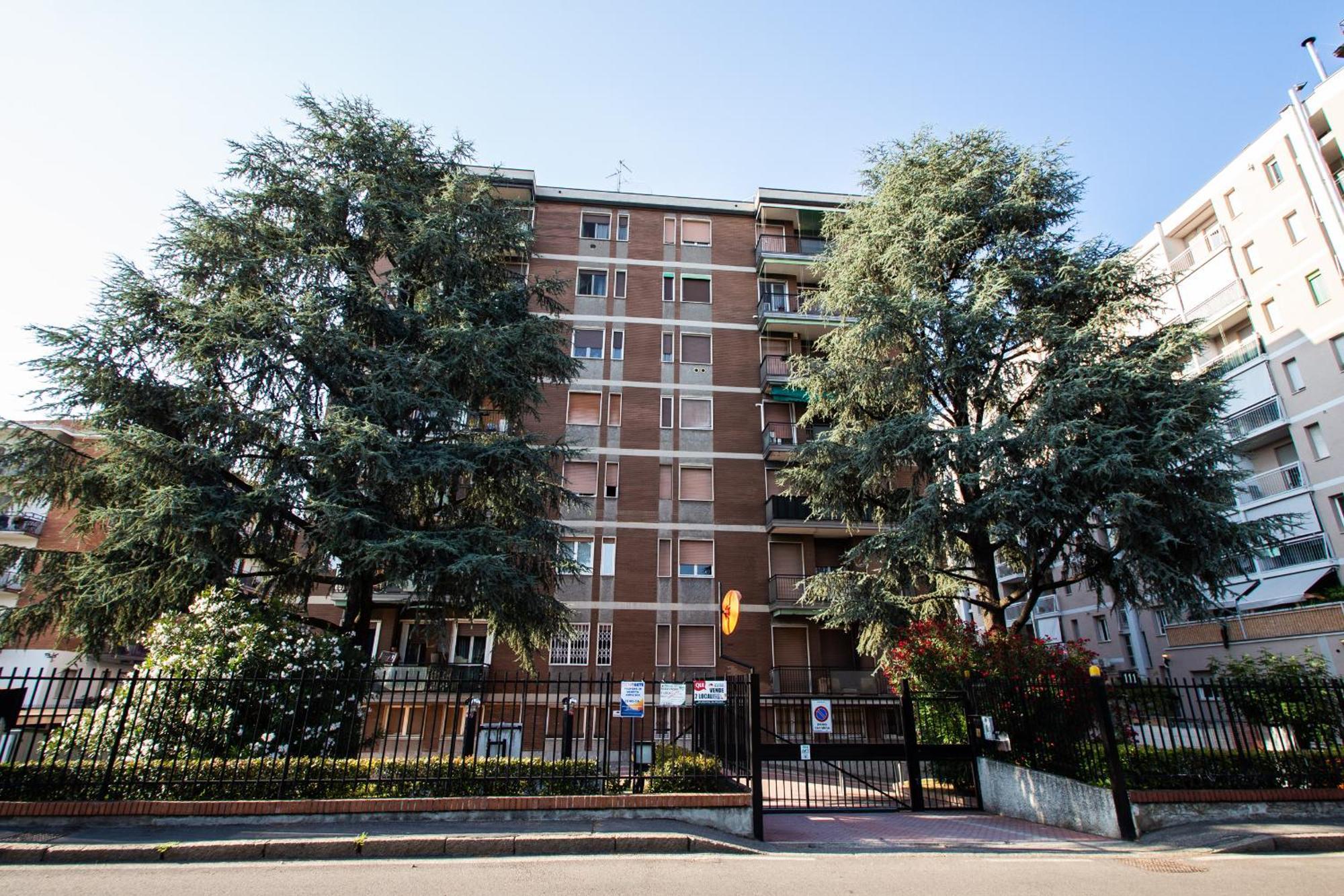 Milano-Linate Suite Self Check In & Free Parking Bagian luar foto